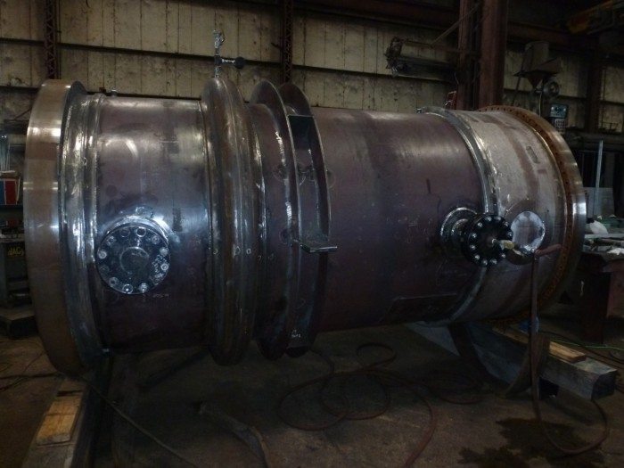Falling Film Reboiler with Distribution Device